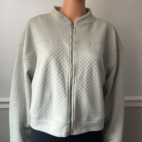 #47. GILLY HICKS Women’s Quilted Bomber Jacket - Picture 6 of 15